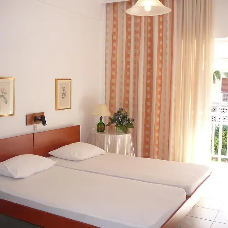 Juli Неа-Потидеа