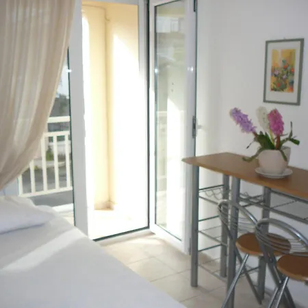 Juli Неа-Потидеа